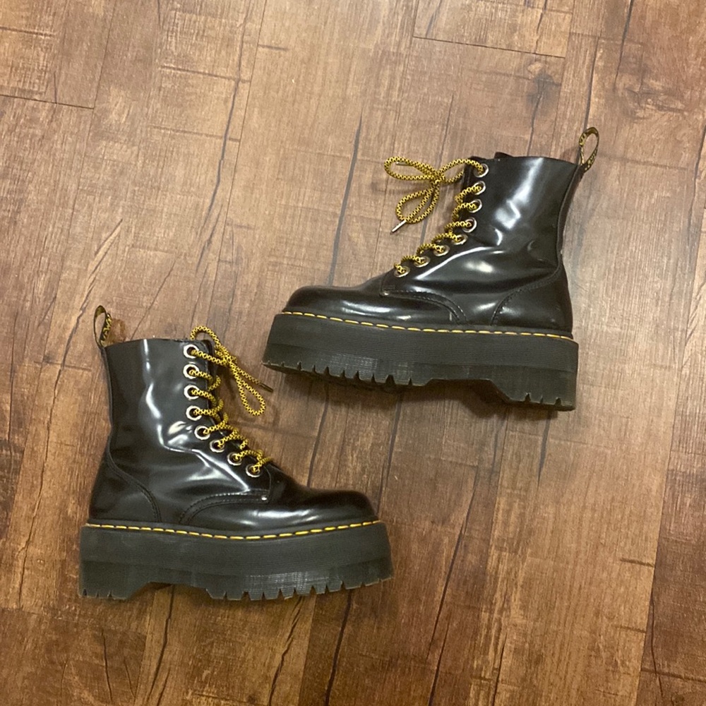 Dr. Martens Jadon Max Platforms